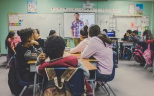 Fostering an equal oral participation in the classroom